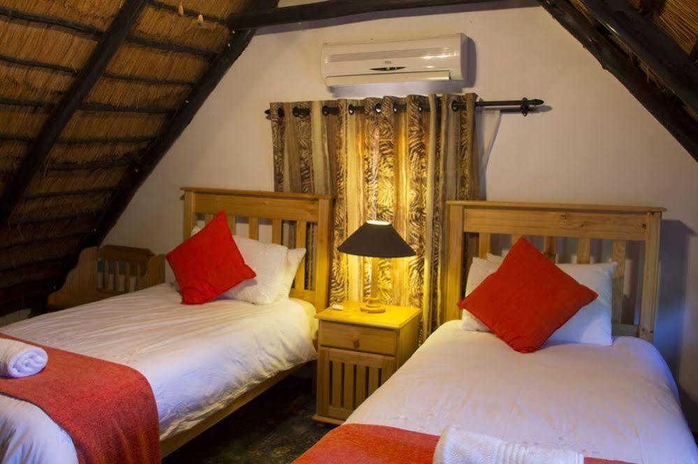 Aristo Manor Hotel Richards Bay Exterior photo