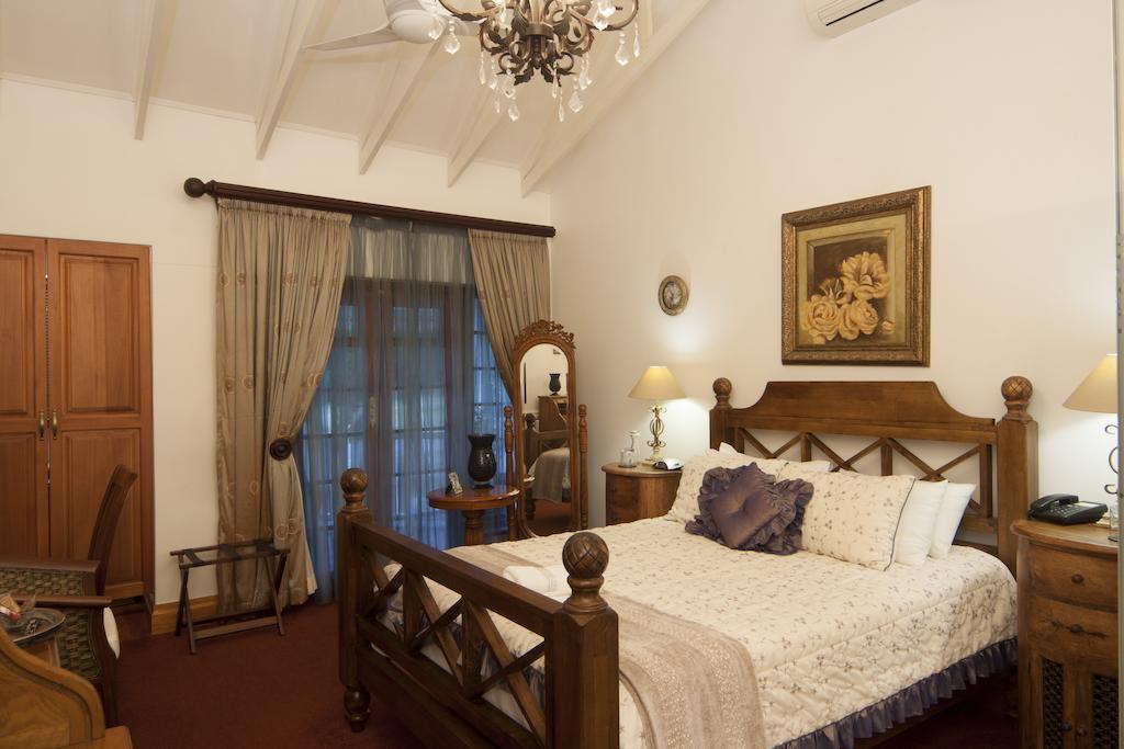 Aristo Manor Hotel Richards Bay Exterior photo